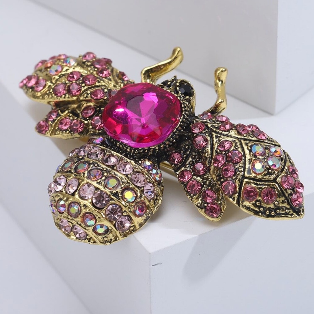 Luxe Gold Tone Rhinestone Statement Bee Brooch - Picture 2 of 5